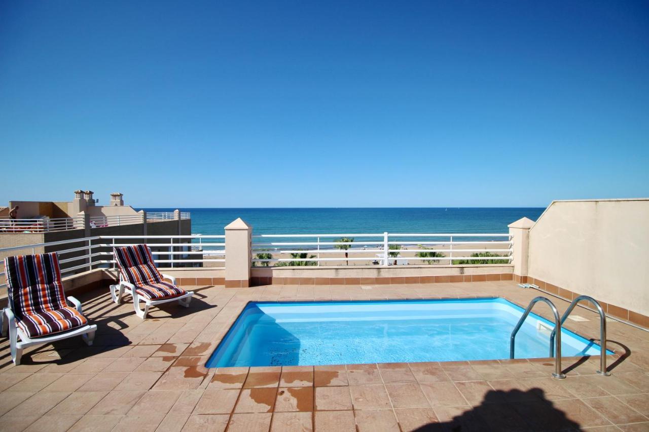 Atico Con Piscina Privada En Primera Linea Lägenhet Denia Rum bild