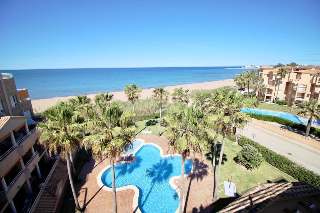 Atico Con Piscina Privada En Primera Linea Lägenhet Denia Exteriör bild