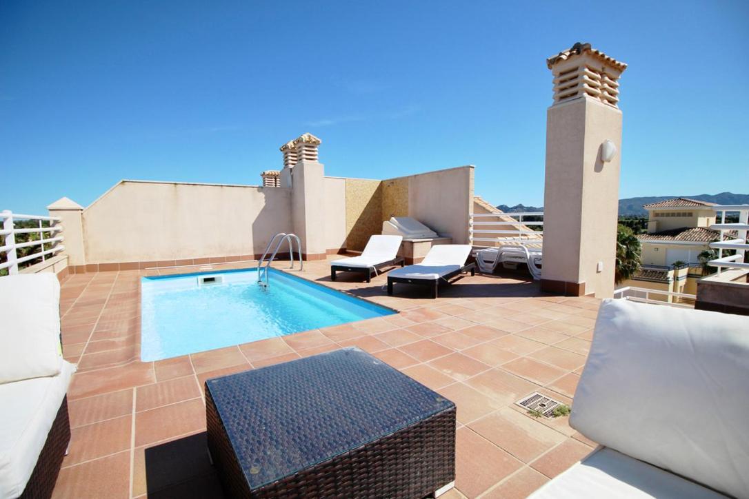 Atico Con Piscina Privada En Primera Linea Lägenhet Denia Exteriör bild