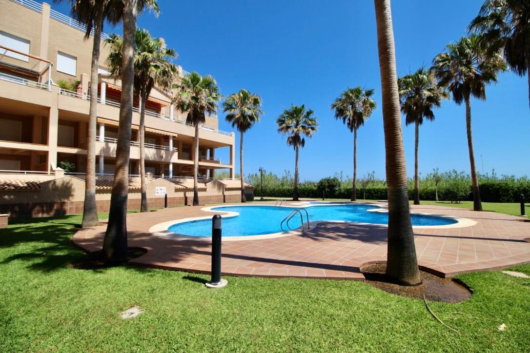 Atico Con Piscina Privada En Primera Linea Lägenhet Denia Exteriör bild