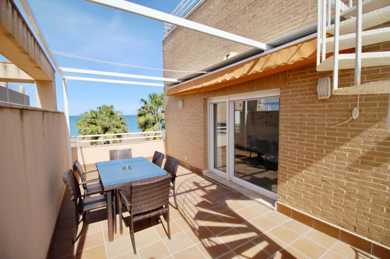 Atico Con Piscina Privada En Primera Linea Lägenhet Denia Exteriör bild