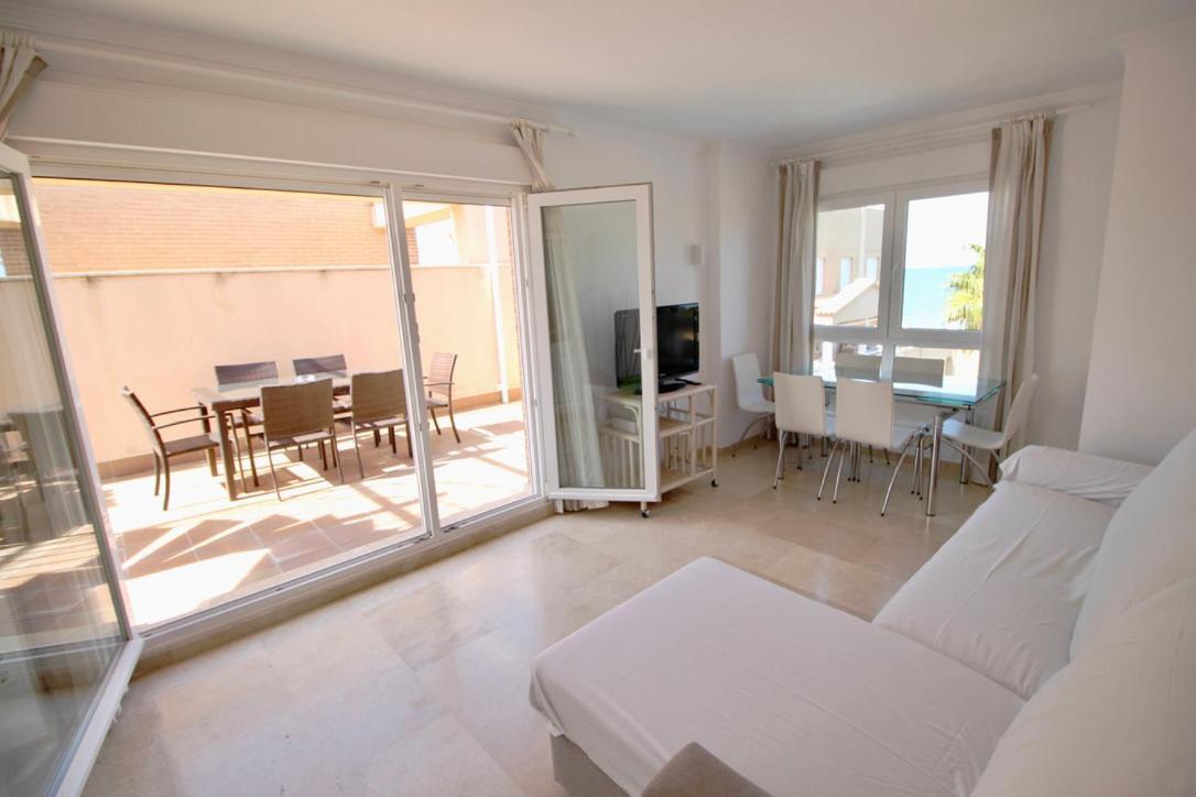 Atico Con Piscina Privada En Primera Linea Lägenhet Denia Exteriör bild