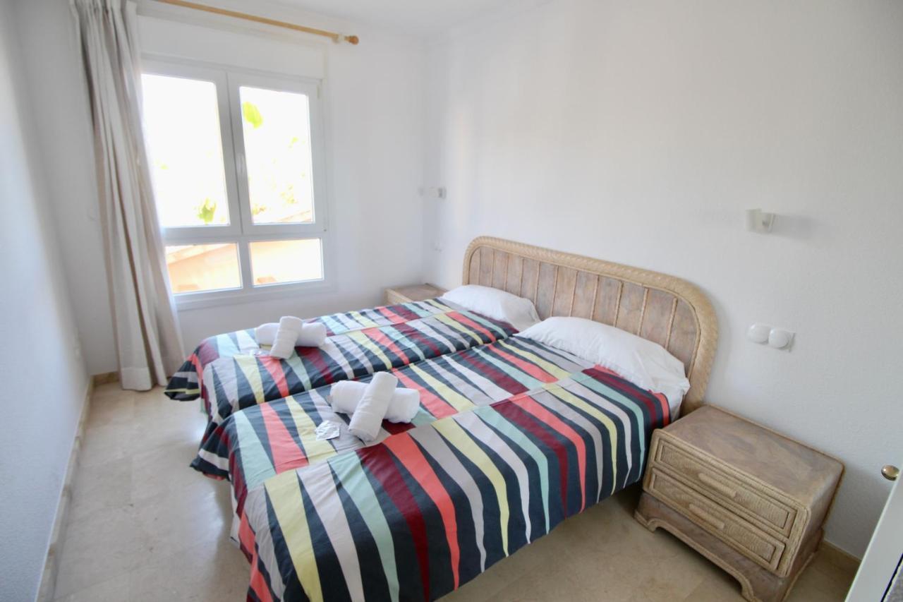 Atico Con Piscina Privada En Primera Linea Lägenhet Denia Exteriör bild