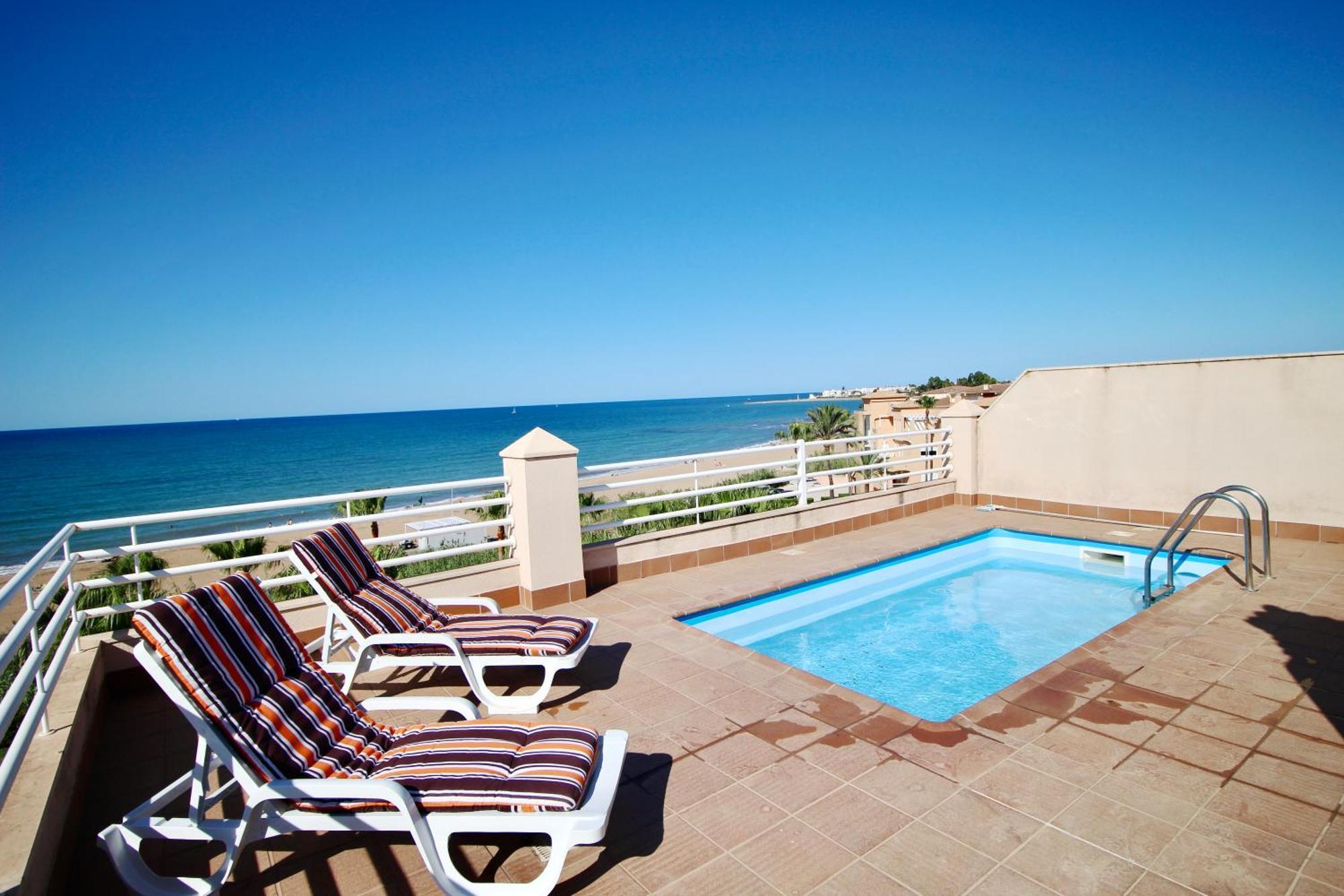 Atico Con Piscina Privada En Primera Linea Lägenhet Denia Rum bild