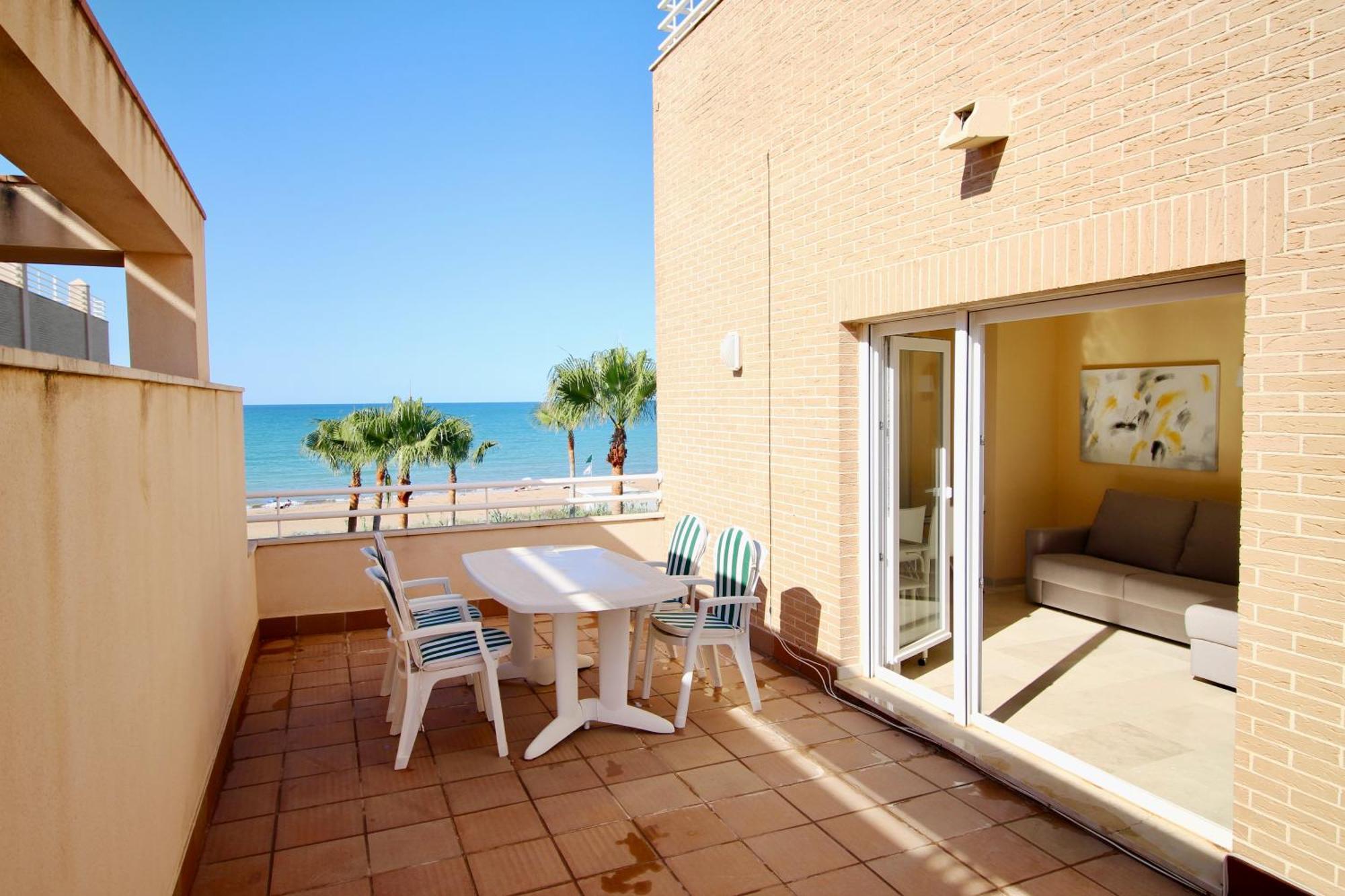 Atico Con Piscina Privada En Primera Linea Lägenhet Denia Rum bild