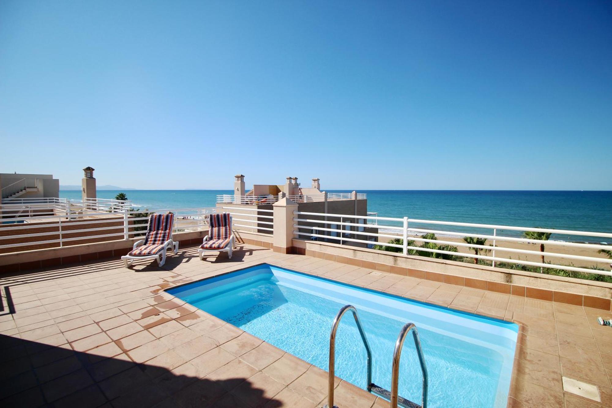 Atico Con Piscina Privada En Primera Linea Lägenhet Denia Rum bild