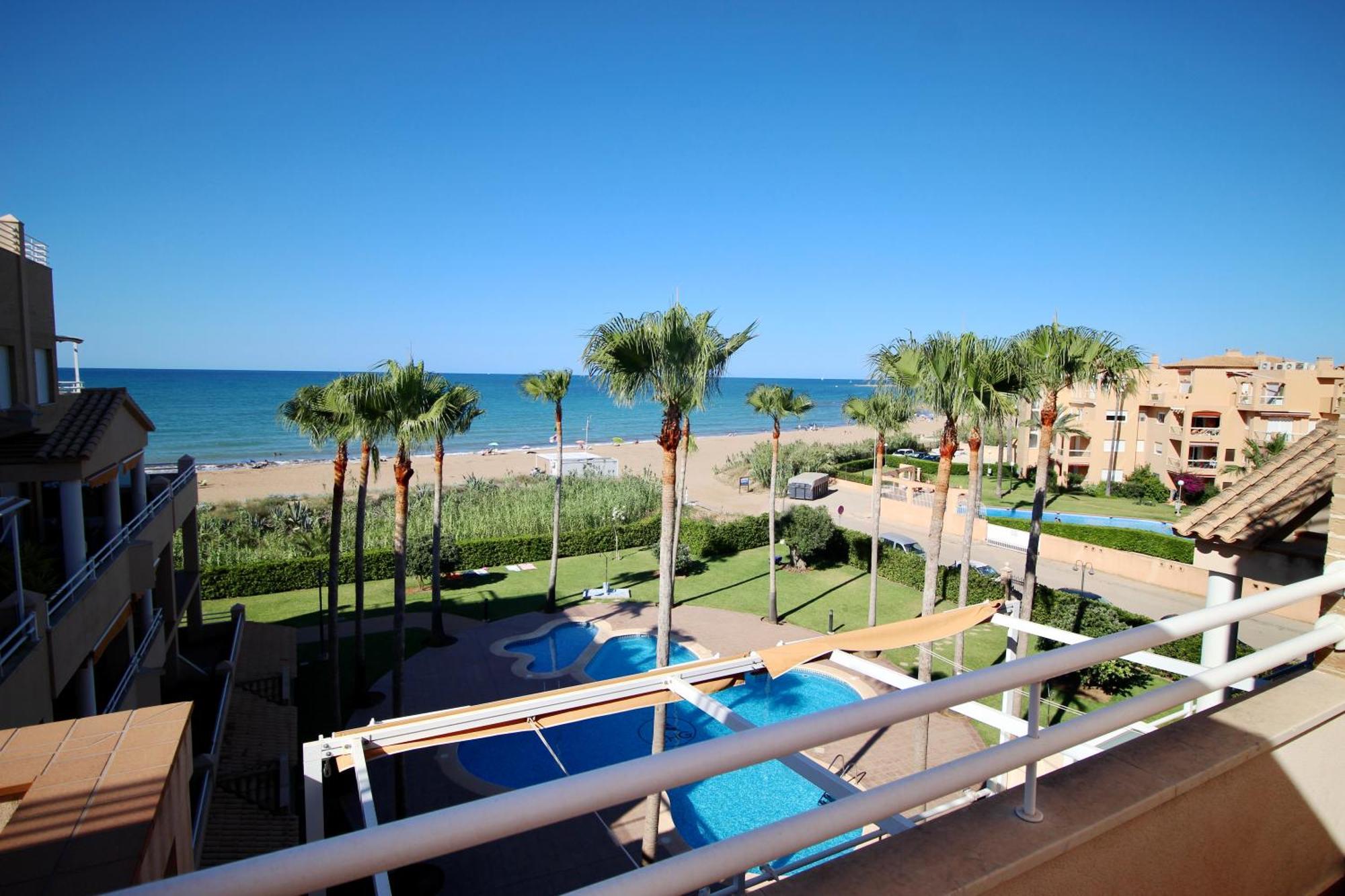 Atico Con Piscina Privada En Primera Linea Lägenhet Denia Rum bild
